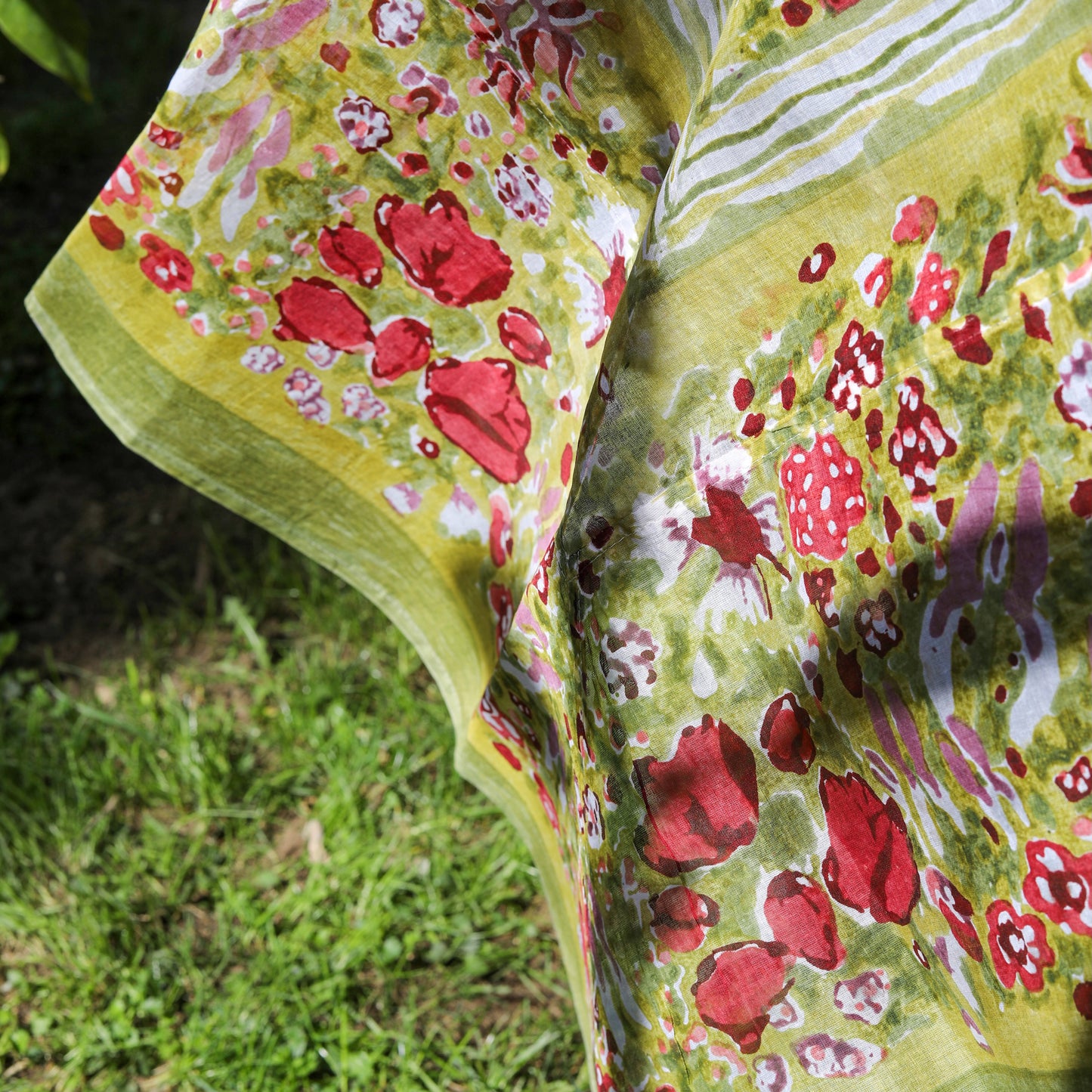 Jardin Red and Green Organza