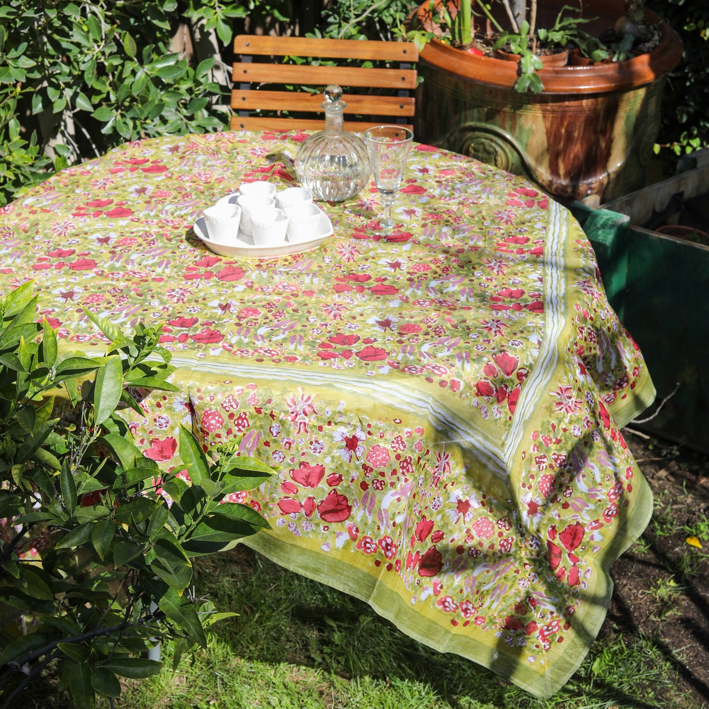 Jardin Red and Green Organza